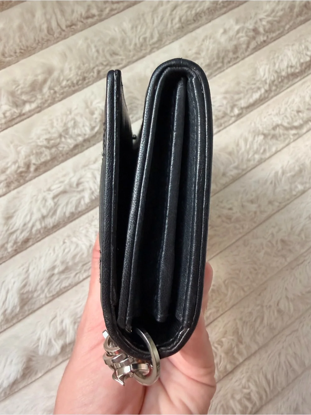 Dior minor scuffs